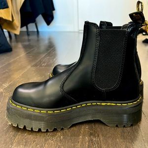 Dr. Marten’s 2976 Smooth Black Platform Chelsea Boots (Women’s 7)